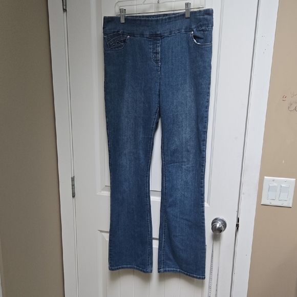 Contrast Denim - Contrast Women's Size 11 Stretchy Flare Bottom Classic Blue Women's Jeans